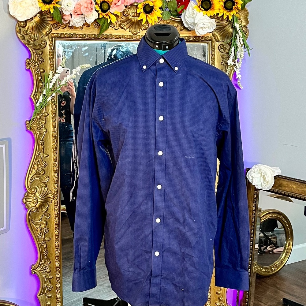 Izod Stretch Thin Fit Blue and Black Button Down - Size 32/33